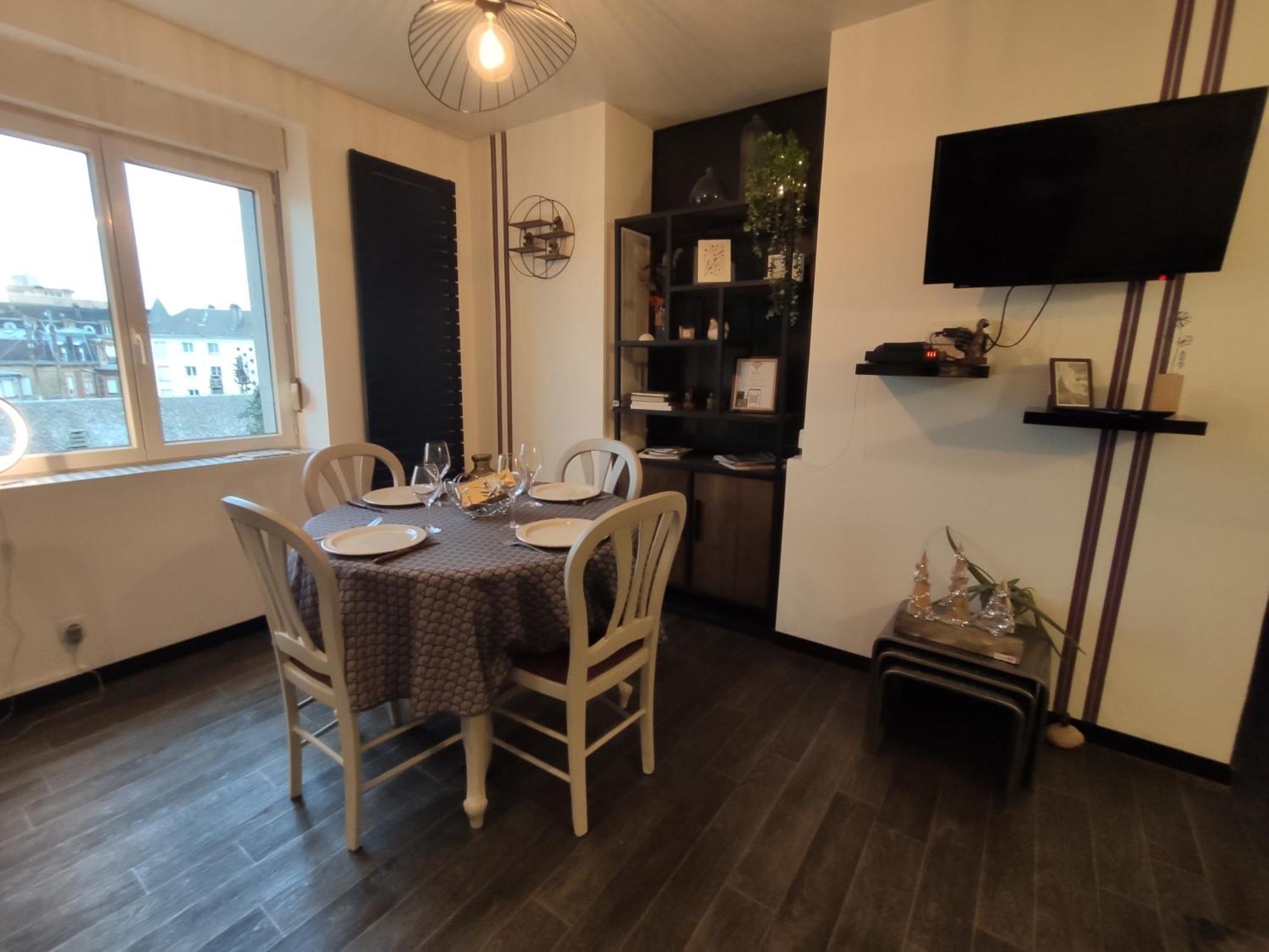 Appartement Cosy Centre-Ville Wifi Parking Charleville-Mézières Εξωτερικό φωτογραφία